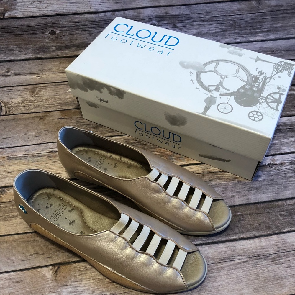 NIB Cloud Footwear Charlize peep toe sandal